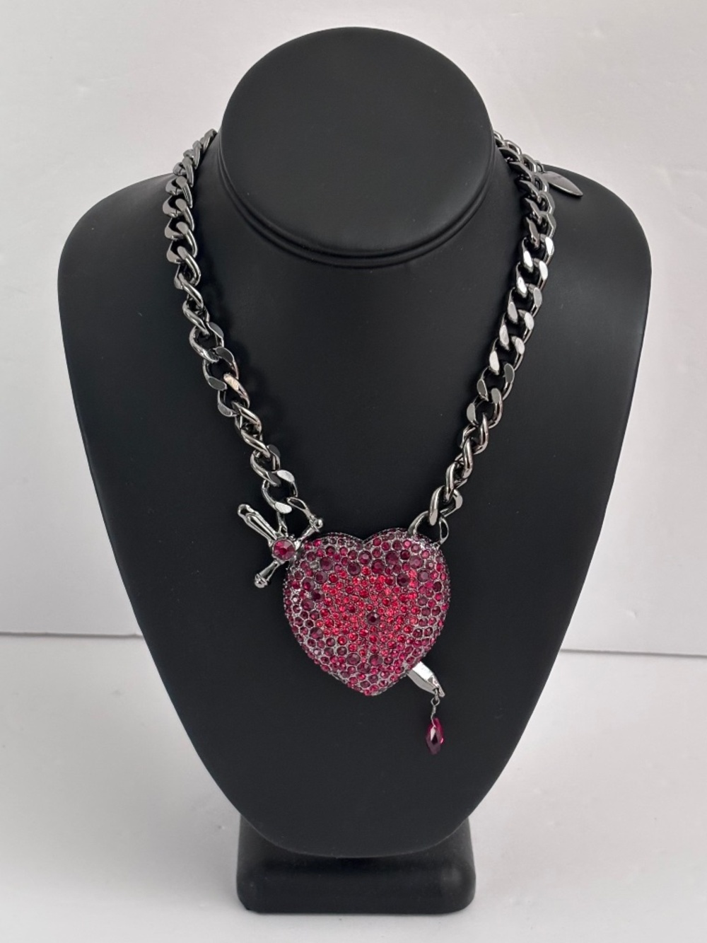 Betsey Johnson Goth Bleeding Red Heart & Dagger Necklace Gunmetal Chain Link NWT